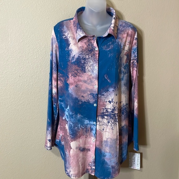 LuLaRoe Valentina button up blouse NWT - Picture 2 of 8